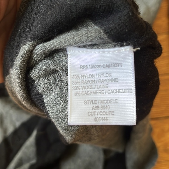 Joie Gray V-Neck Sweater - Picture 3 of 3